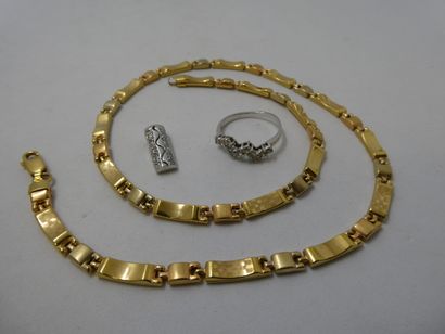 1 Bague Or gris 18kt et pierres 2,63g 1 Collier...