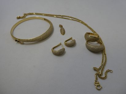 1 Bracelet Or 18kt et pierres 8,51g 1 Paire...