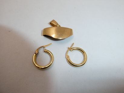1 Paire boucles Or 18kt 0,83g 1 Débris Or...