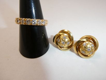 1 Alliance Or 18kt et diamants 6,93g 1 Paire...