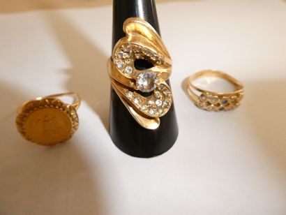 2 Rings 18kt Gold and stones 7,46g 1 Ring...