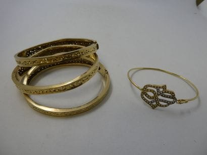 3 Bracelets Gold 2 tones 18kt and stones...