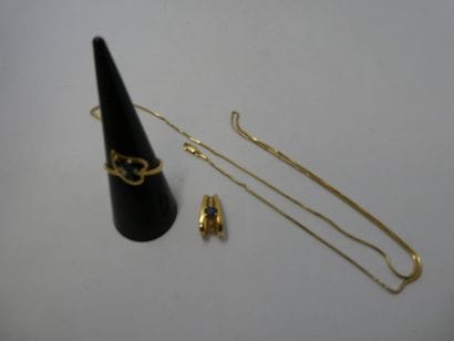 1 Pendentif Or 18kt et pierres 2,66g 1 Chaîne...