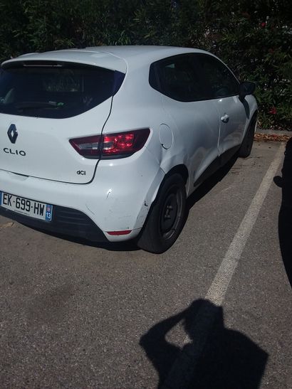 Véhicule RENAULT modèle CLIO 
Immatriculé...