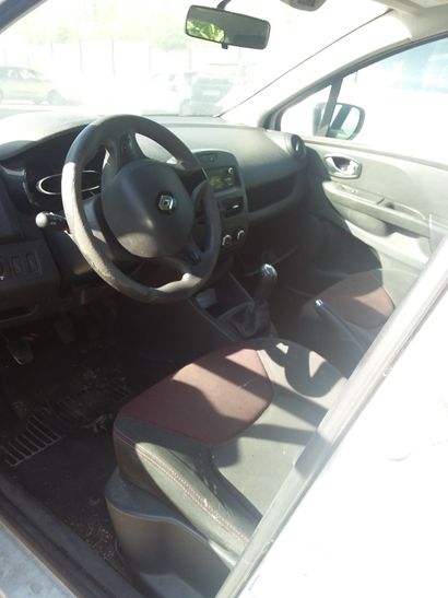 Véhicule RENAULT modèle CLIO SOCIETE, de...