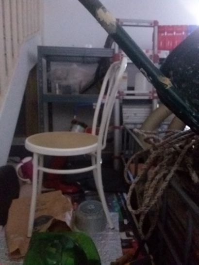 Vente un un seul lot comprenant : 
outils...