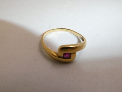 1 Bague Or 18kt et pierre 2,28g 