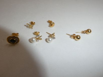 1 Paire de boucles Or 2 tons 18kt et perles...