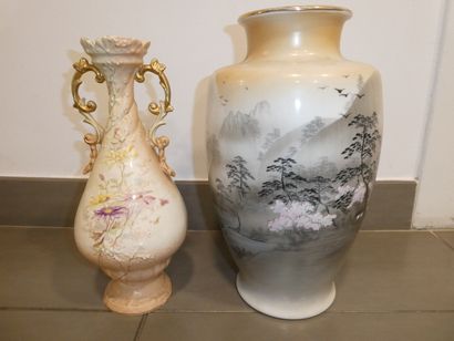 2 vases asiatiques autrichiens 