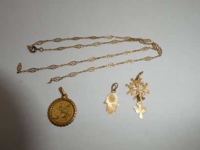 3 Pendentifs Or 18kt 4,61g 1 Chaîne Or 18kt...