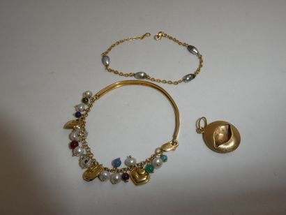1 Bracelet Or 18kt perles et pierres 8,63g...