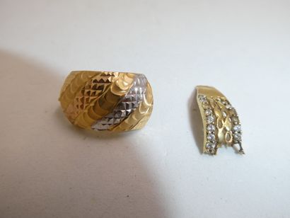 1 Débris Or 18kt 0,80g 1 Boucle Or 3 tons...