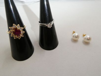 1 Bague Or gris 18kt et diamant 2,45g 1 Bague...