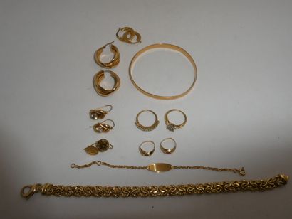 2 Bagues enfant 18kt et divers 0,56g 3 Bracelets...