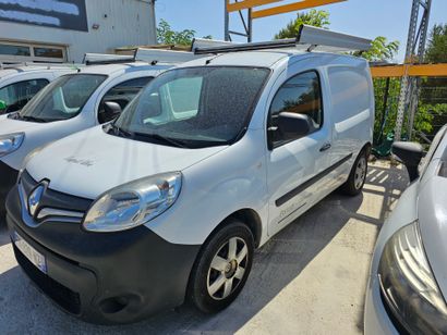 Véhicule RENAULT modèle KANGOO, de couleur...