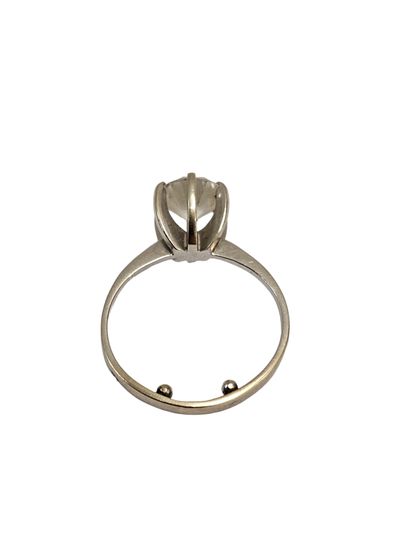 BAGUE solitaire en or gris 750° ornée d'un...