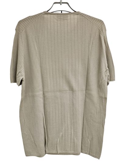 HERMES
Pull en cachemire beige
Taches
T-shirt...