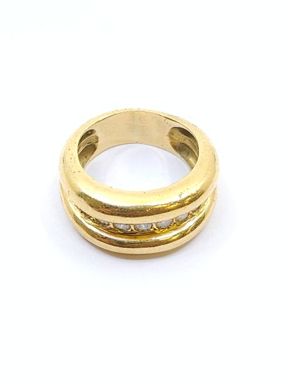 Double string ring in 750° yellow gold set...