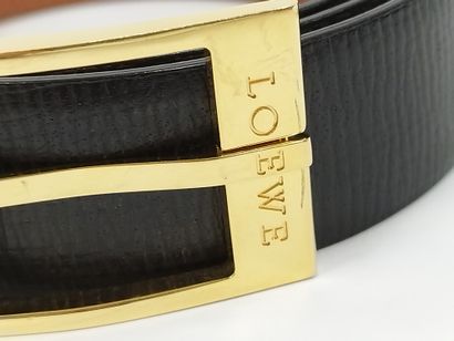 LOEWE
Ceinture en cuir grainé noir, reversible...