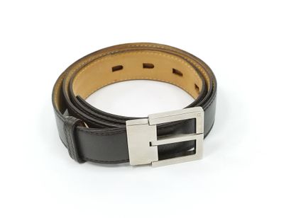 DELVAUX
Ceinture en cuir marron grainé, boucle...