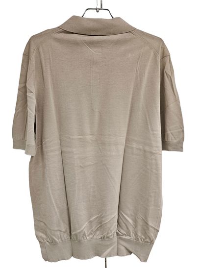 HERMES
Polo beige
Taille XL
Polo bleu
Taille...
