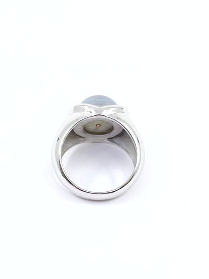 BAGUE en or gris 750° ornée d'une perle de...