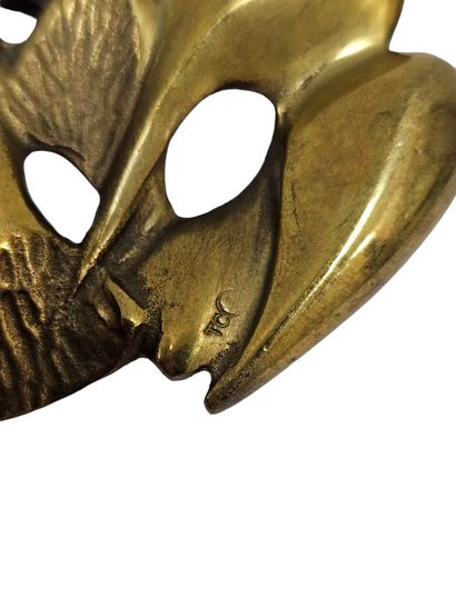 RENE COUTELLE 
Broche en bronze représentant...