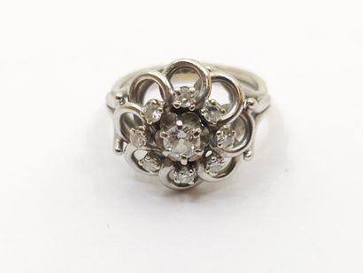 BAGUE en or gris 750° ornée d'un diamant...