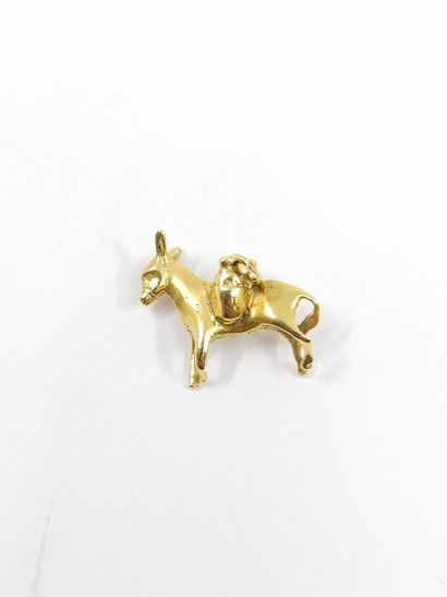 PENDENTIF en or jaune 750° représentant un...
