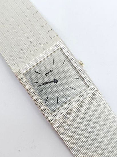 PIAGET
Montre bracelet en or gris 750°, boîtier...