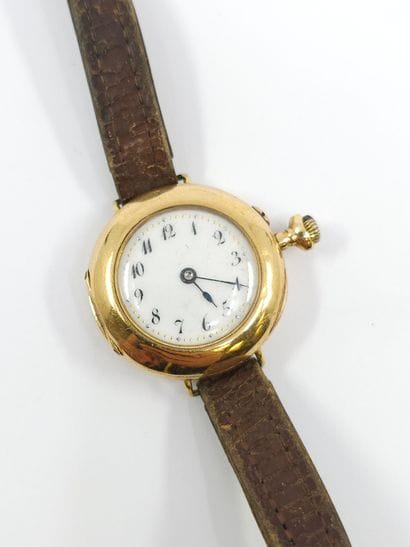 MONTRE bracelet, boitier rond à gousset 
Poids...