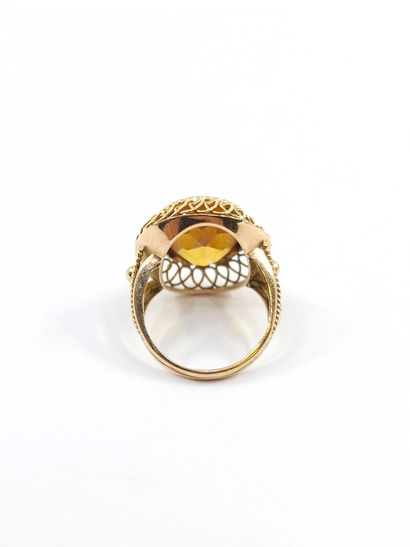 IMPORTANTE bague cocktail en or jaune 750°...