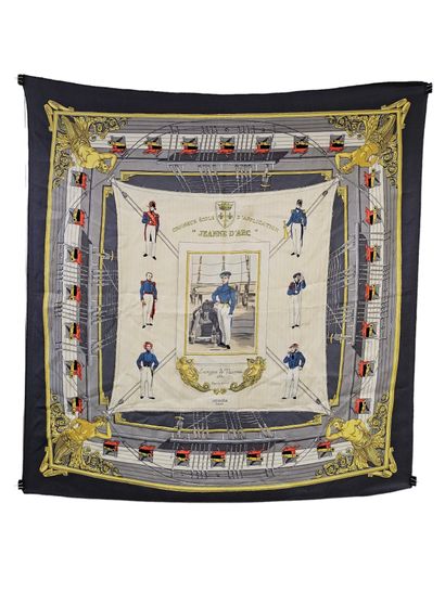 HERMES PARIS 
carre en twill de soie imprime...