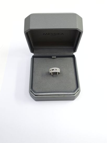 MESSIKA move
Bague en or gris 750° pavée...
