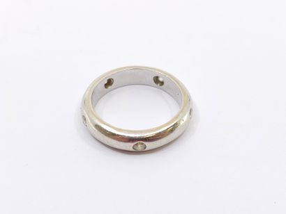 ALLIANCE in 750° white gold set with five...