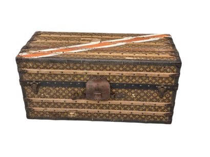 LOUIS VUITTON
Malle de voyage 