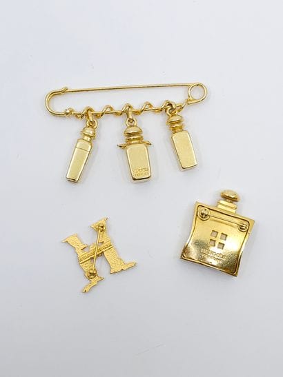 LOT de broches HERMES 
HERMES
Epingle à nourrice...