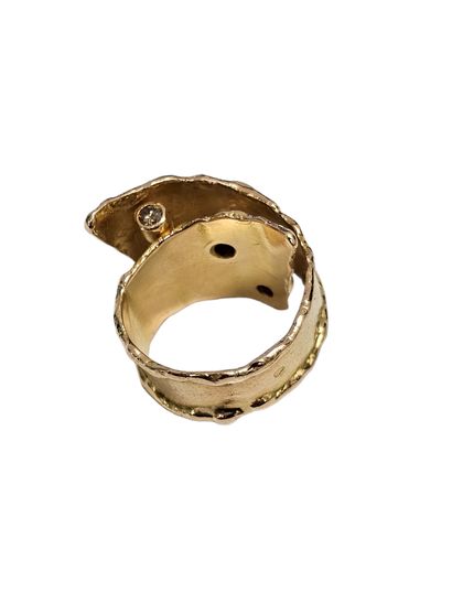 Yellow gold 750° wrap-around ring set with...