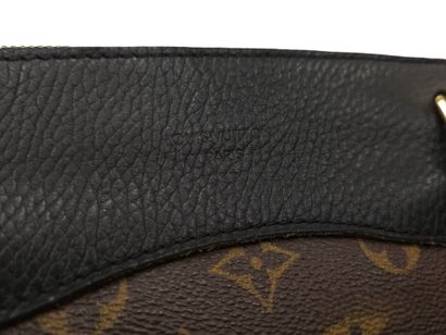 LOUIS VUITTON Estrela
Brown and black leather...