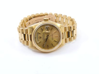 ROLEX day date en or jaune 750°, 
Boîtier...