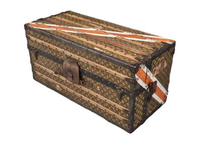 LOUIS VUITTON
Malle de voyage 