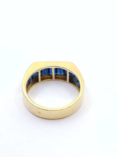 RING in yellow gold 750° set with calibrated...