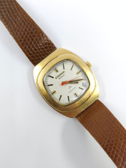 ETERNA Sonic
Montre bracelet, boîtier tonneau...