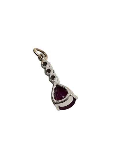 PENDENTIF en or gris 750° ornée d'une ligne...