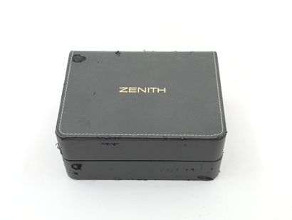 ZENITH
Montre bracelet pour homme en or jaune...