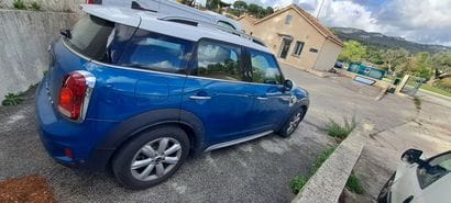 Véhicule MINI Modèle COUNTRYMAN, de couleur...
