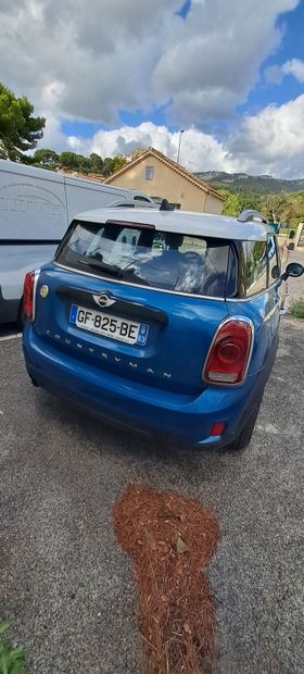 Véhicule MINI Modèle COUNTRYMAN, de couleur...