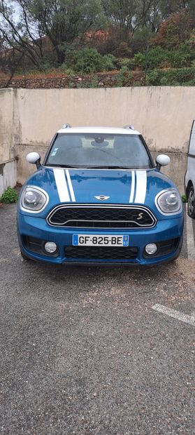Véhicule MINI Modèle COUNTRYMAN, de couleur...