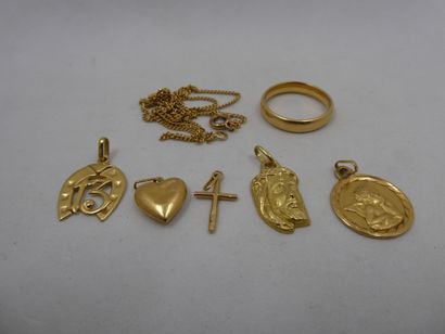 4 Pendants 18kt Gold 4,14g 1 Cross 18kt Gold...