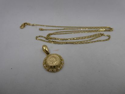 1 Pendant 18kt gold and stones 2,01g 1 Chain...